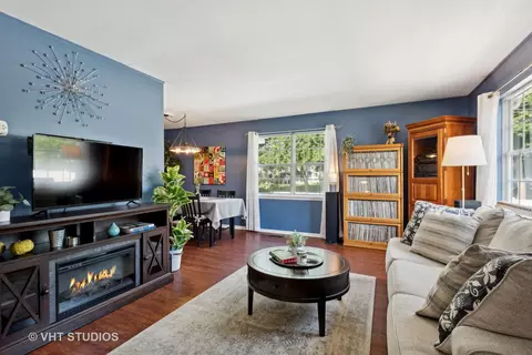 Living - 1651 Timber Trl, Wheaton, IL 60189 photo 1 of 4