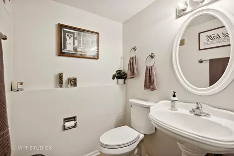 Bath - 1651 Timber Trl, Wheaton, IL 60189 photo 2 of 2