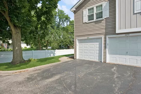 Exterior - 1651 Timber Trl, Wheaton, IL 60189 photo 4 of 5