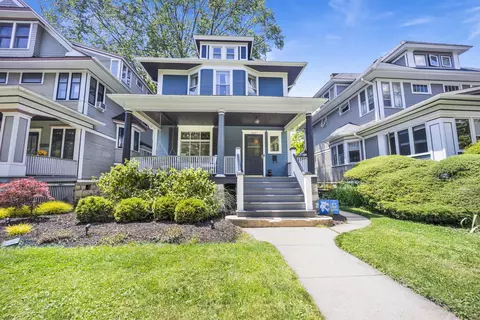327 N Ridgeland Ave, Oak Park, IL 60302