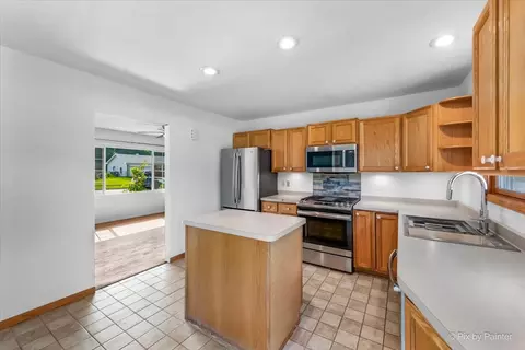 1022 Hanley St, Mchenry, IL 60050 photo 6