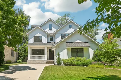 2214 Washington Ave, Wilmette, IL 60091