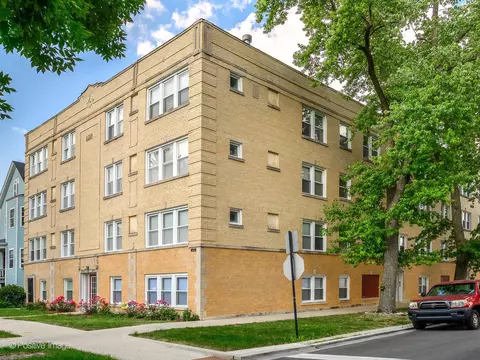 3216 W Berteau Ave #3, Chicago, IL 60618