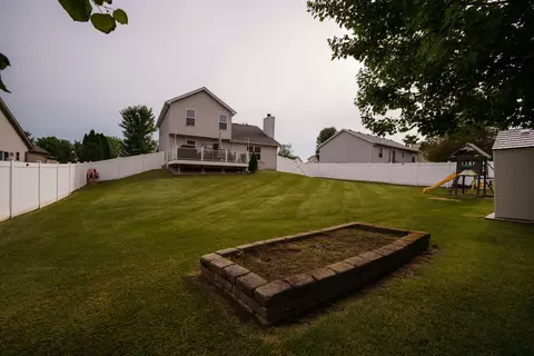 Exterior - 712 Lighthouse Dr, Ottawa, IL 61350 photo 4 of 5