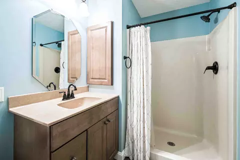 Bath - 1306 E Grove St, Bloomington, IL 61701 photo 2 of 4