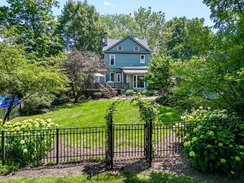 Exterior - 1306 E Grove St, Bloomington, IL 61701 photo 11 of 18