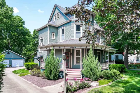 Exterior - 1306 E Grove St, Bloomington, IL 61701 photo 2 of 18