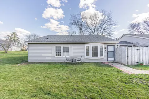 6 Fernwood Dr #N, Bolingbrook, IL 60440