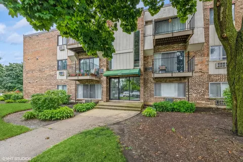 1451 N Winslowe Dr #103, Palatine, IL 60074
