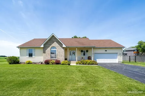 535 Feather Ln, Leland, IL 60531