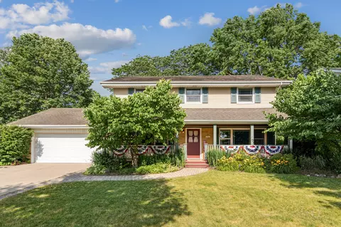 639 N Benton St, Palatine, IL 60067