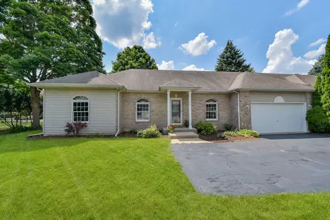 113 Lootens Ct #113, Batavia, IL 60510