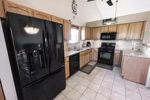 Kitchen - 2207 Covington Ln, Plainfield, IL 60586 photo 1 of 2