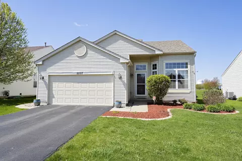 2207 Covington Ln, Plainfield, IL 60586