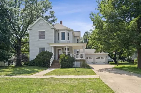 360 S Elm St, El Paso, IL 61738