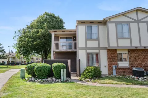 17 Fernwood Dr # G, Bolingbrook, IL 60440