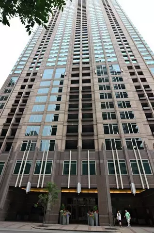 33 W Ontario St #P12-E23, Chicago, IL 60654