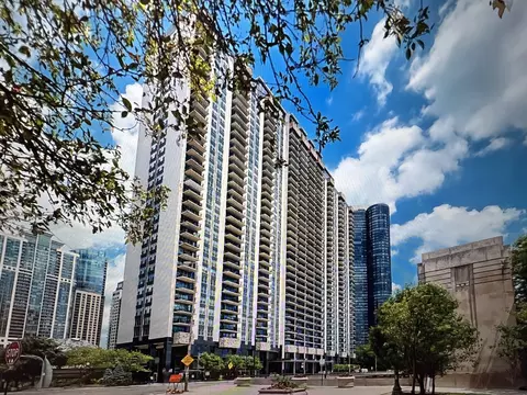 400 E Randolph St #2517, Chicago, IL 60601