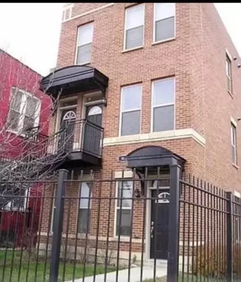 925 S Kedzie Ave #3, Chicago, IL 60612