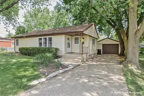 5414 Lucina Ave, Mchenry, IL 60050