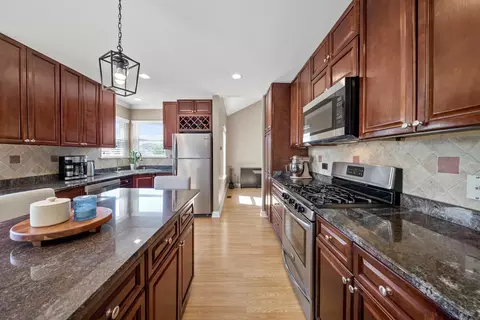 Kitchen - 1506 Pheasant Landing Dr, Plainfield, IL 60586 photo 3 of 3