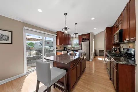 Kitchen - 1506 Pheasant Landing Dr, Plainfield, IL 60586 photo 2 of 3