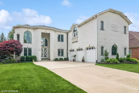 1225 Alexander Dr, Woodridge, IL 60517