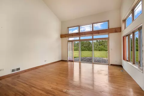 Living - 16035 S Renwick Park Dr, Plainfield, IL 60586 photo 2 of 5