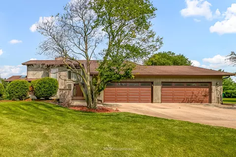 Exterior - 16035 S Renwick Park Dr, Plainfield, IL 60586 photo 1 of 3