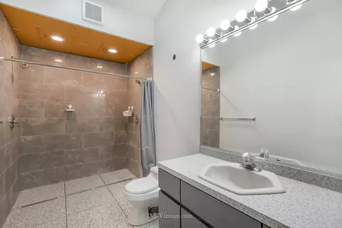 Bath - 16035 S Renwick Park Dr, Plainfield, IL 60586 photo 4 of 6