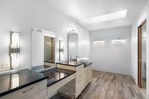 Bath - 16035 S Renwick Park Dr, Plainfield, IL 60586 photo 1 of 6