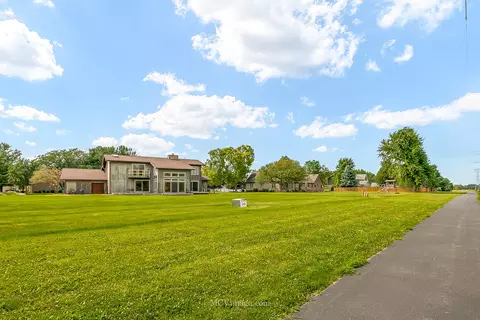 Exterior - 16035 S Renwick Park Dr, Plainfield, IL 60586 photo 2 of 3