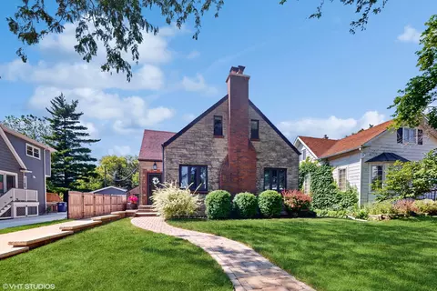 971 Woodlawn Ave, Des Plaines, IL 60016