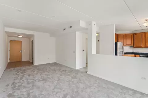 656 Pearson St #607C, Des Plaines, IL 60016 photo 2