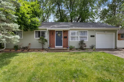 1407 E Fairlawn Dr, Urbana, IL 61801