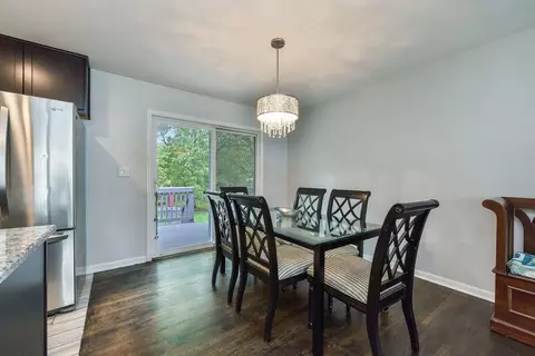 680 Konen Ave, Aurora, IL 60505 photo 6