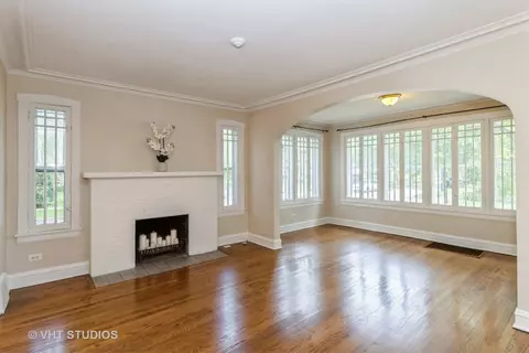 Living - 3244 Harrison St, Evanston, IL 60201 photo 1 of 7