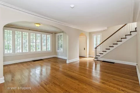 Living - 3244 Harrison St, Evanston, IL 60201 photo 2 of 7