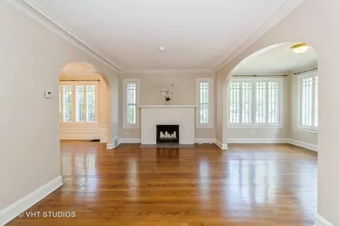 Living - 3244 Harrison St, Evanston, IL 60201 photo 3 of 7