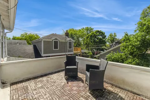 Exterior - 3244 Harrison St, Evanston, IL 60201 photo 3 of 4