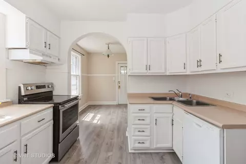 Kitchen - 3244 Harrison St, Evanston, IL 60201 photo 1 of 3