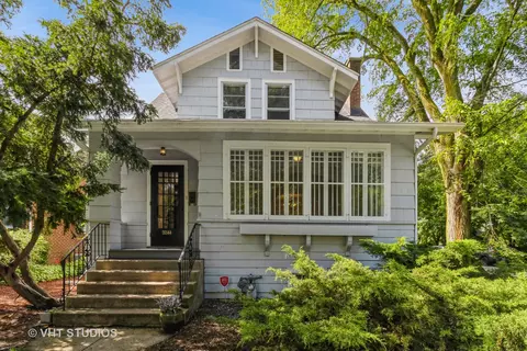 Exterior - 3244 Harrison St, Evanston, IL 60201 photo 2 of 4