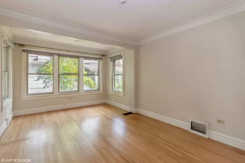 Living - 3244 Harrison St, Evanston, IL 60201 photo 4 of 7