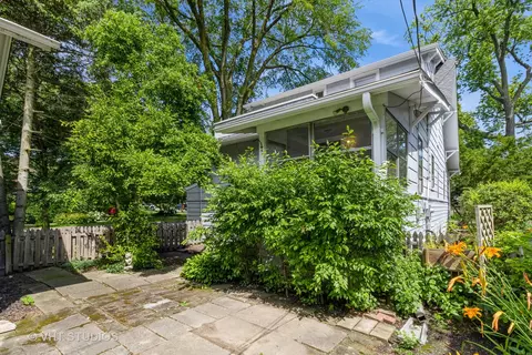 Exterior - 3244 Harrison St, Evanston, IL 60201 photo 4 of 4