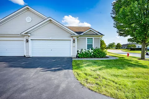 13330 Arboretum Ln, Huntley, IL 60142