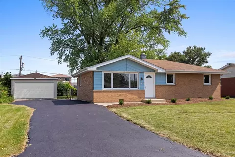 7734 W 80th St, Bridgeview, IL 60455
