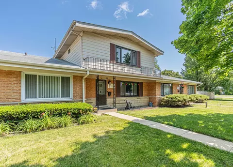 7110 W Carol Ct, Niles, IL 60714