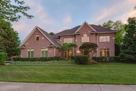 2086 Laurel Valley Dr, Vernon Hills, IL 60061