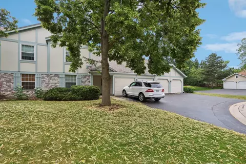 203 Blossom Ct, Buffalo Grove, IL 60089