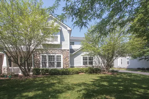 352 Tracy Ln, Elgin, IL 60123